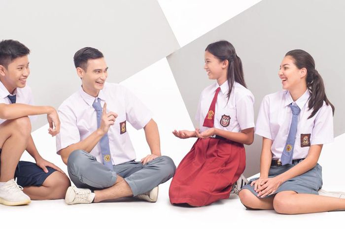 Seragam Kerja Sekolah