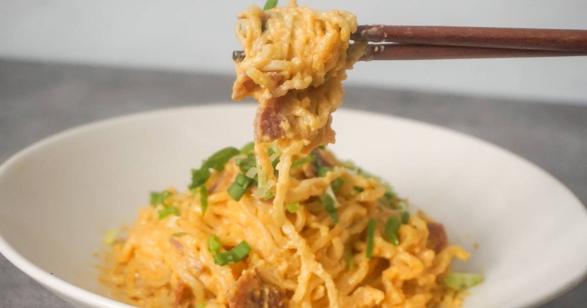 olahan mie dengan saus keju