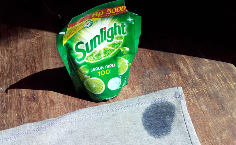 Sunlight untuk Mencuci Baju Putih