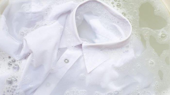 Mencuci Seragam agar Putih Kembali