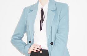 Bagaimana Bangle Dapat Diintegrasikan dalam Gaya Busana Formal dan Kasual?