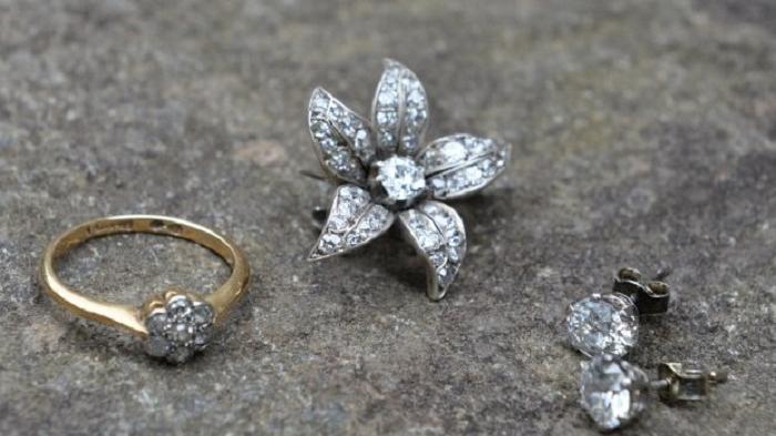 Rahasia Perawatan Perhiasan Agar Tetap Bersinar Seperti Baru