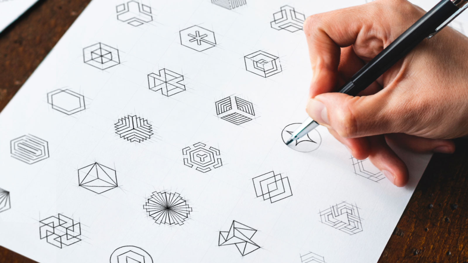 manfaat strategis dari desain logo